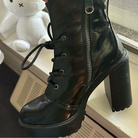 Lace up ankle boots - Picture 3 of 3